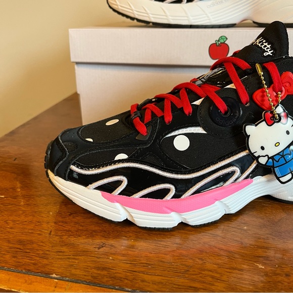 ADIDAS x HELLO KITTY Astir Shoes - Picture 4 of 12